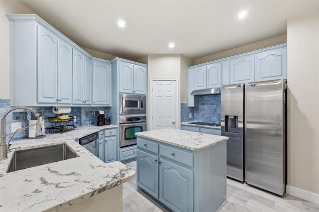 Building Photo - 2122 Trickling Creek Dr