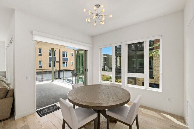 Building Photo - Light and Bright Home in Dana Point Near Doheny Beach!