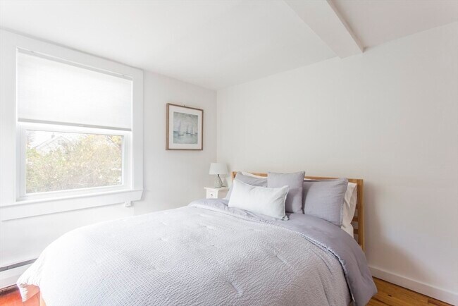 Building Photo - 43 Bayview Rd