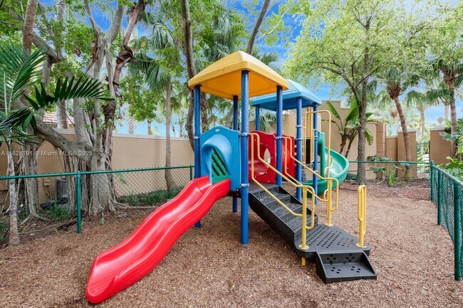 Building Photo - 19901 E Country Club Dr