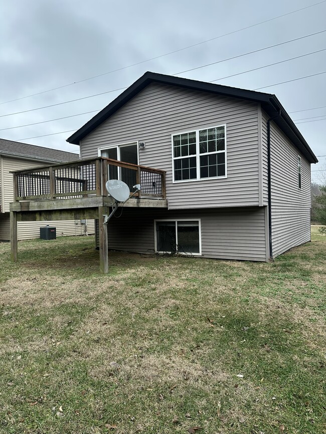 Building Photo - 805 Black Jack Rd