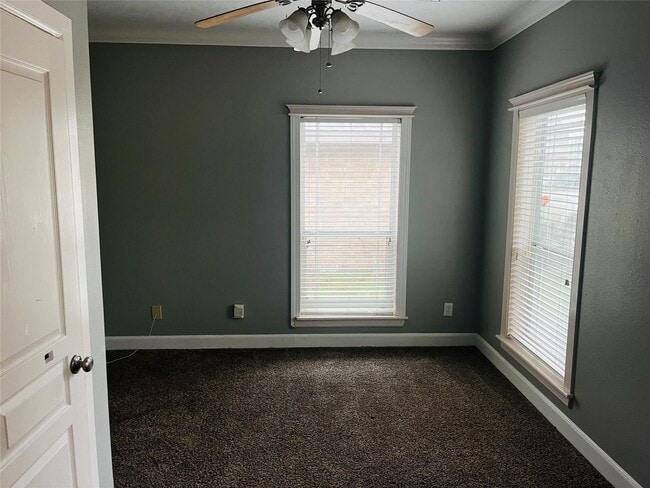 Building Photo - 2015 Halyard Dr