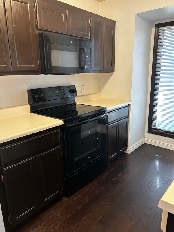 Building Photo - 4060 S Franklin Ave