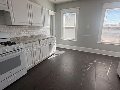 Building Photo - 132 Saltonstall Ave
