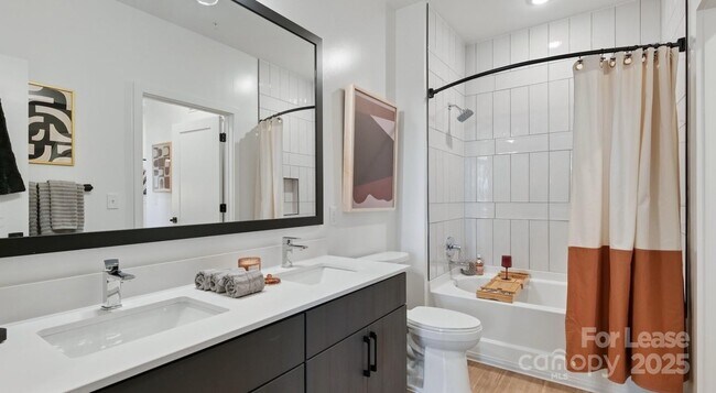 Building Photo - 1007 S Mint St