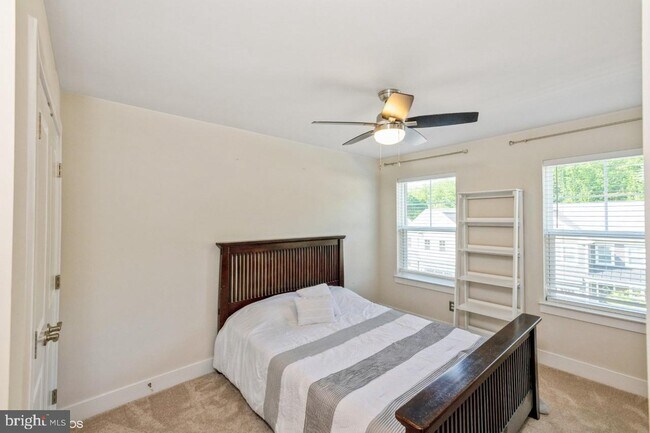 Building Photo - 1552 Meadowlark Glen Rd
