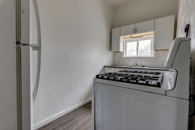 Building Photo - Available APRIL 2026 - Spacious 3 Bedroom Apartment in the Heart of Mt Oliver!