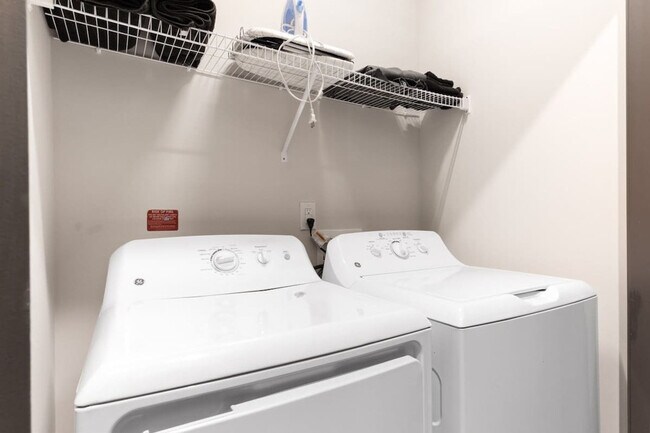 Building Photo - 1540 Dunn Rd