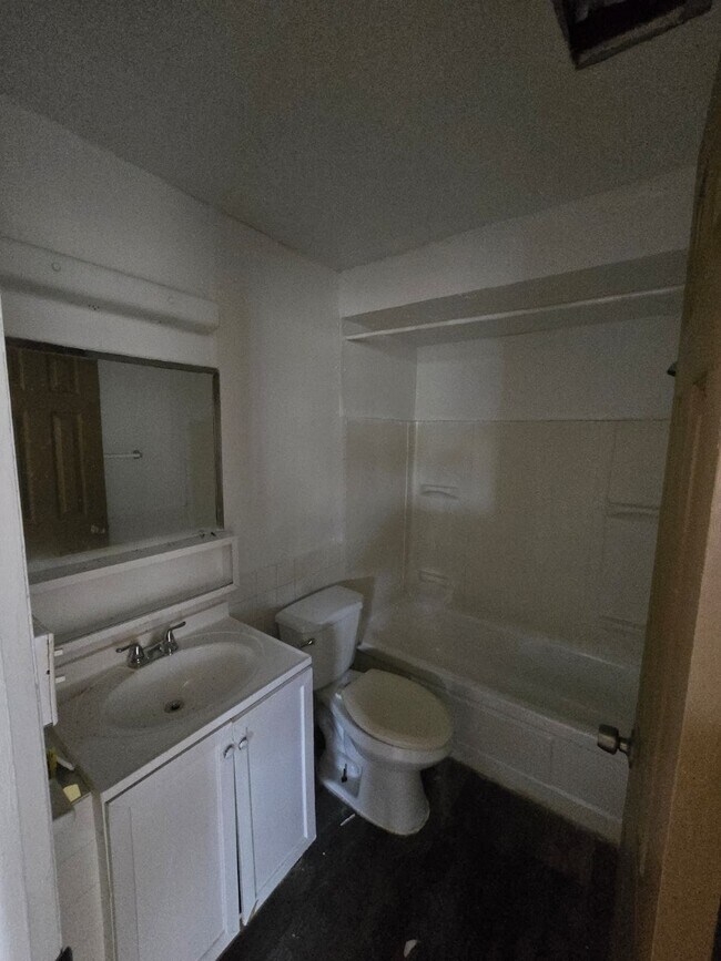 Building Photo - 1885 N Taylor Rd