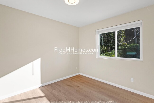 Building Photo - Brand New Two Bedroom Charmer in Lents!