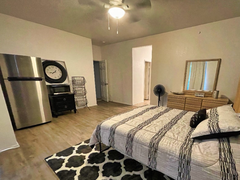 Building Photo - 43233 Sawgrass Ln