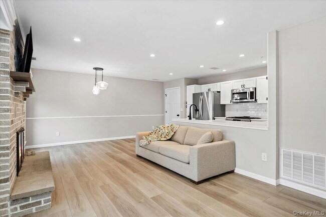 Building Photo - 56 The