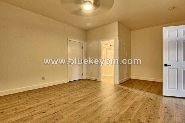 Building Photo - 3 Bed, 3.5 Baths Townhome With Garage Leve...