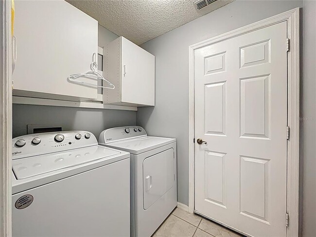 Building Photo - 26338 Glen Eagle Dr