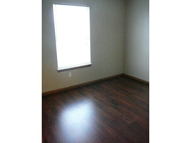 Building Photo - 6209 Pinnacle Blvd