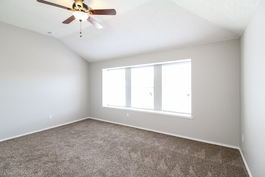 Building Photo - 816 Parker Dr