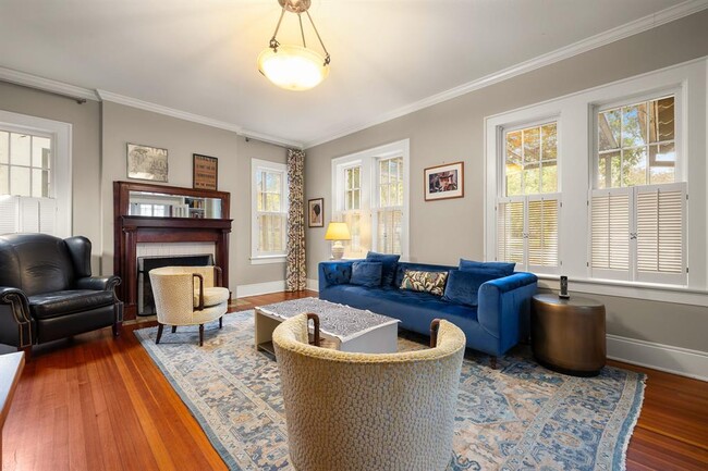 Building Photo - 105 Laurel Ln