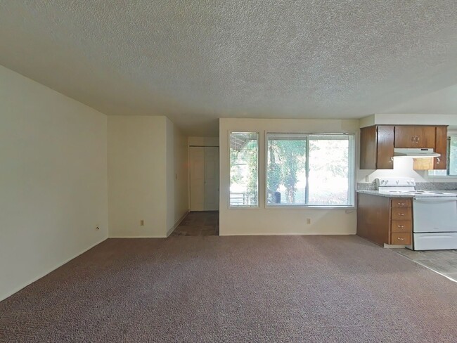 Building Photo - Cozy 3 Bedroom Home Surrounded by Trees - ...