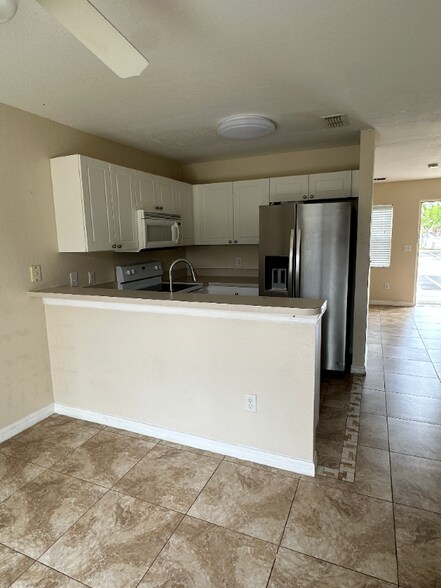 Building Photo - 312 Cervantes Dr