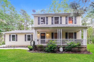 Building Photo - Private 3-Bedroom Home on 5 Acres with Mod...