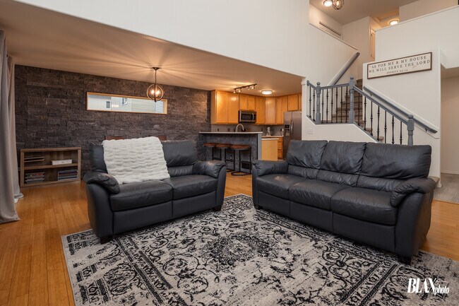 Building Photo - 11050 Solitude Cir