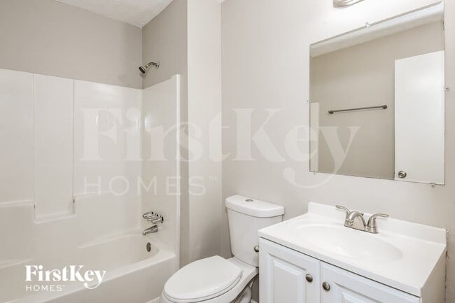 Building Photo - 125 Creekview Dr