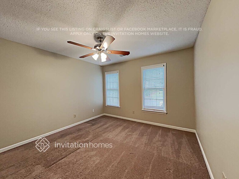 Building Photo - 611 Willow Ridge Dr NE