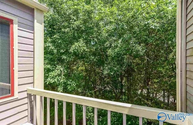 Building Photo - 207 Mountain Ridge Dr SE