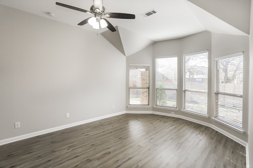 Building Photo - 817 Partridge Dr