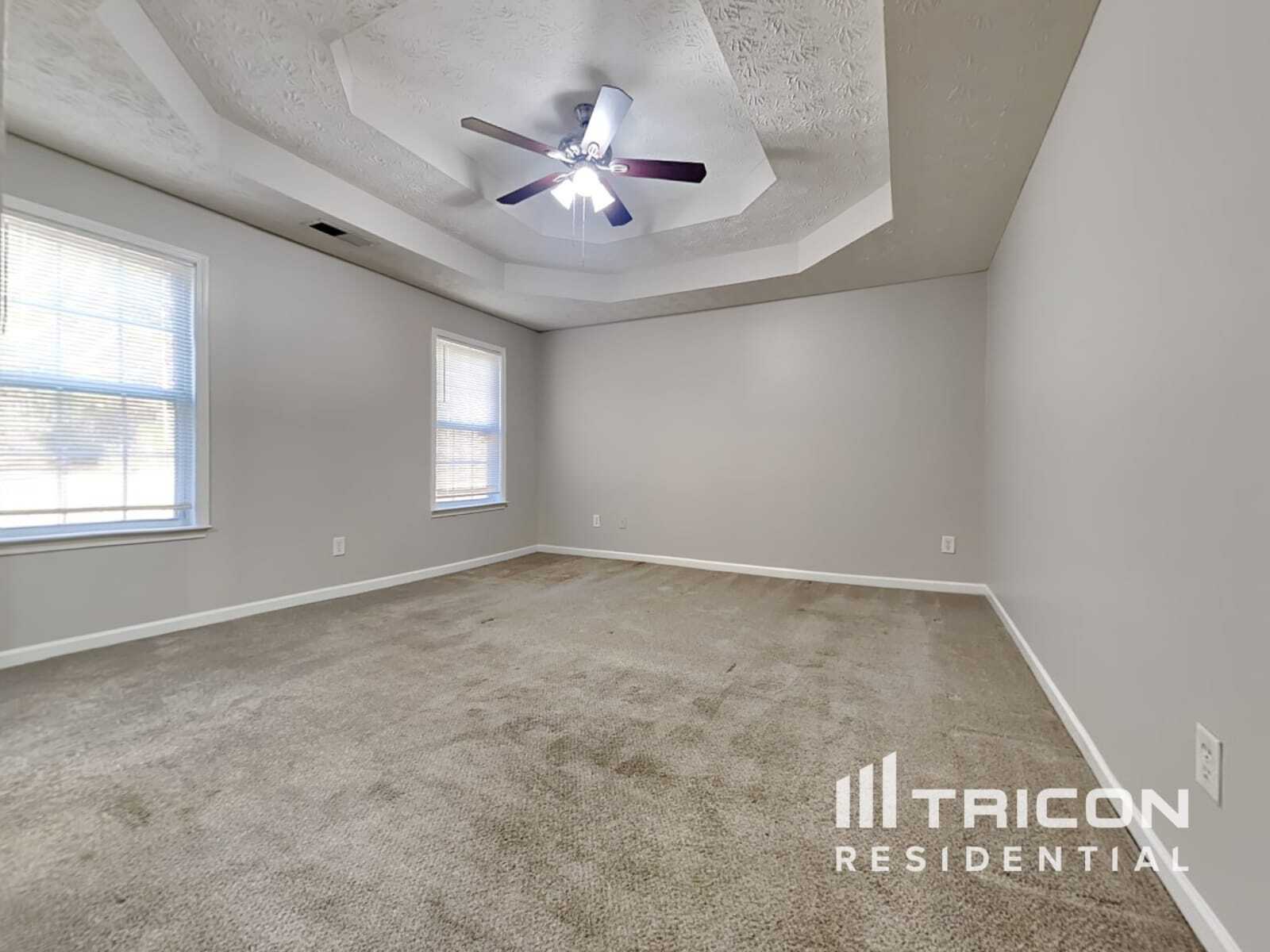 Building Photo - 45 Shadowbrook Ct