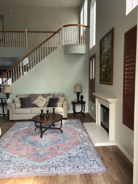 Building Photo - 4760 Sandalwood Way