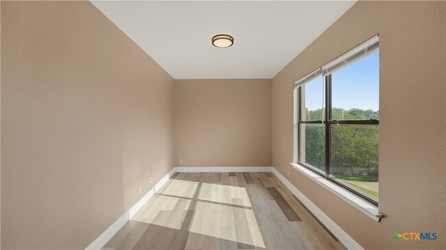Building Photo - 7338 Raintree Forest
