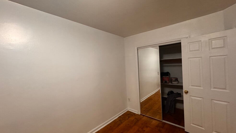 Building Photo - 1320 Thieriot Ave