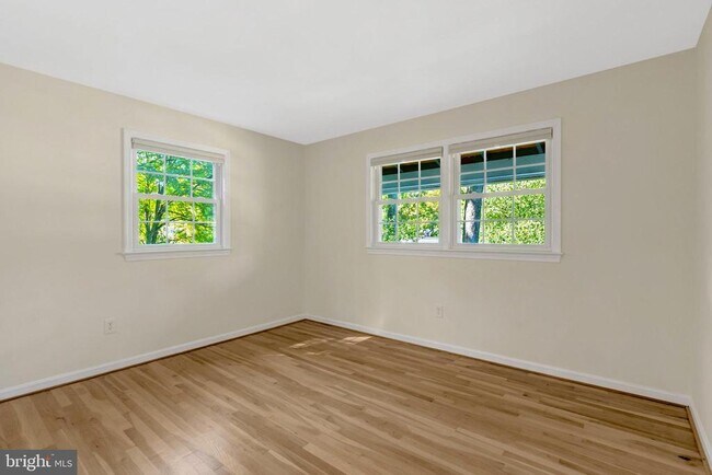 Building Photo - 6805 Reynard Dr