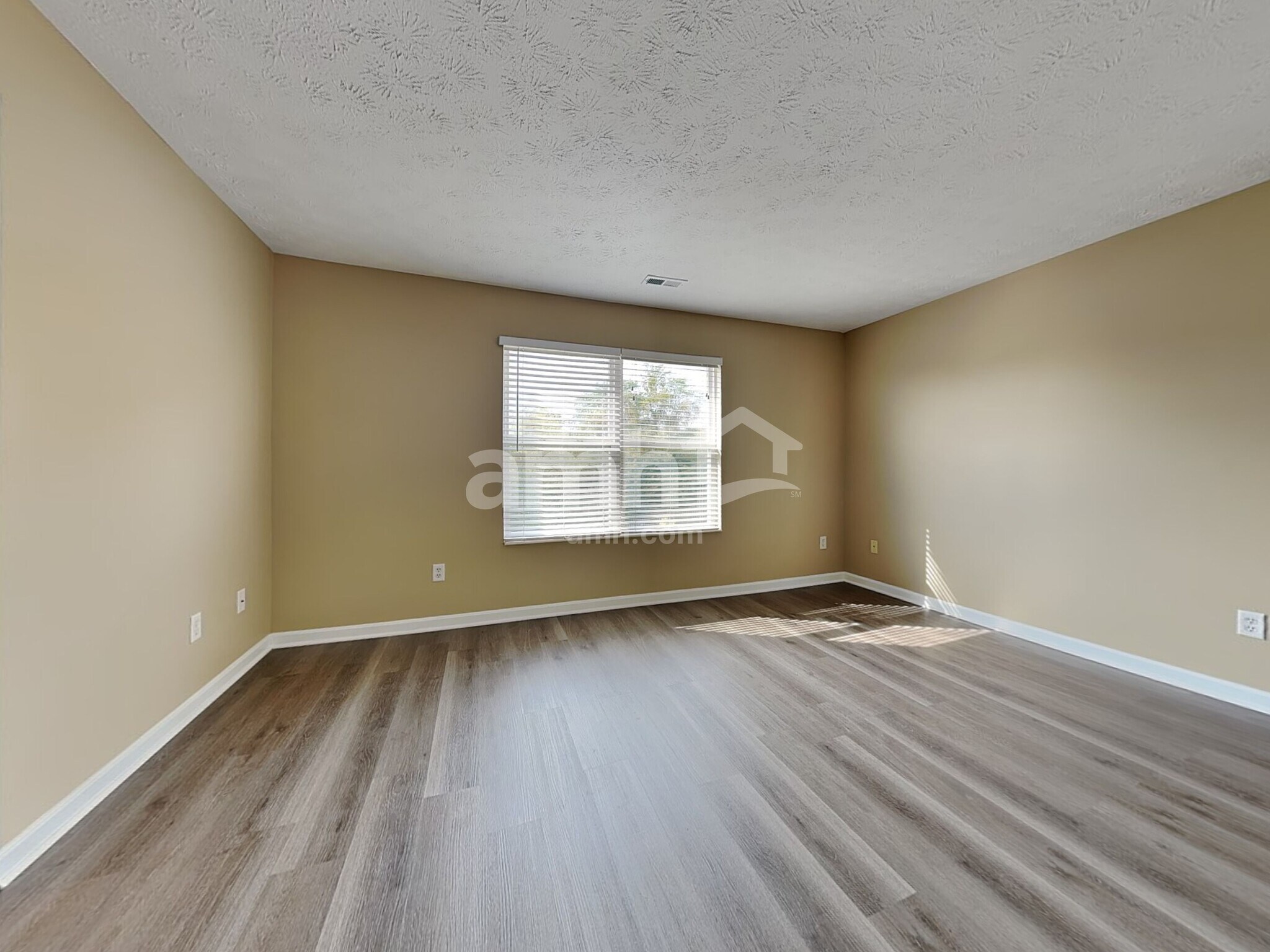Building Photo - 135 Easton Manor Dr