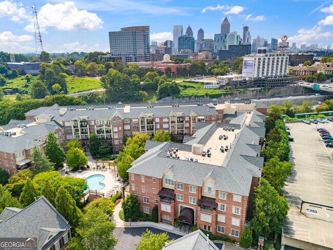 Building Photo - 1735 Peachtree St NE