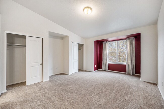 Building Photo - Check out this beauty - Available now!!