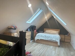 Building Photo - Chic Newly Remodeled Loft-Style 1 Bedroom ...