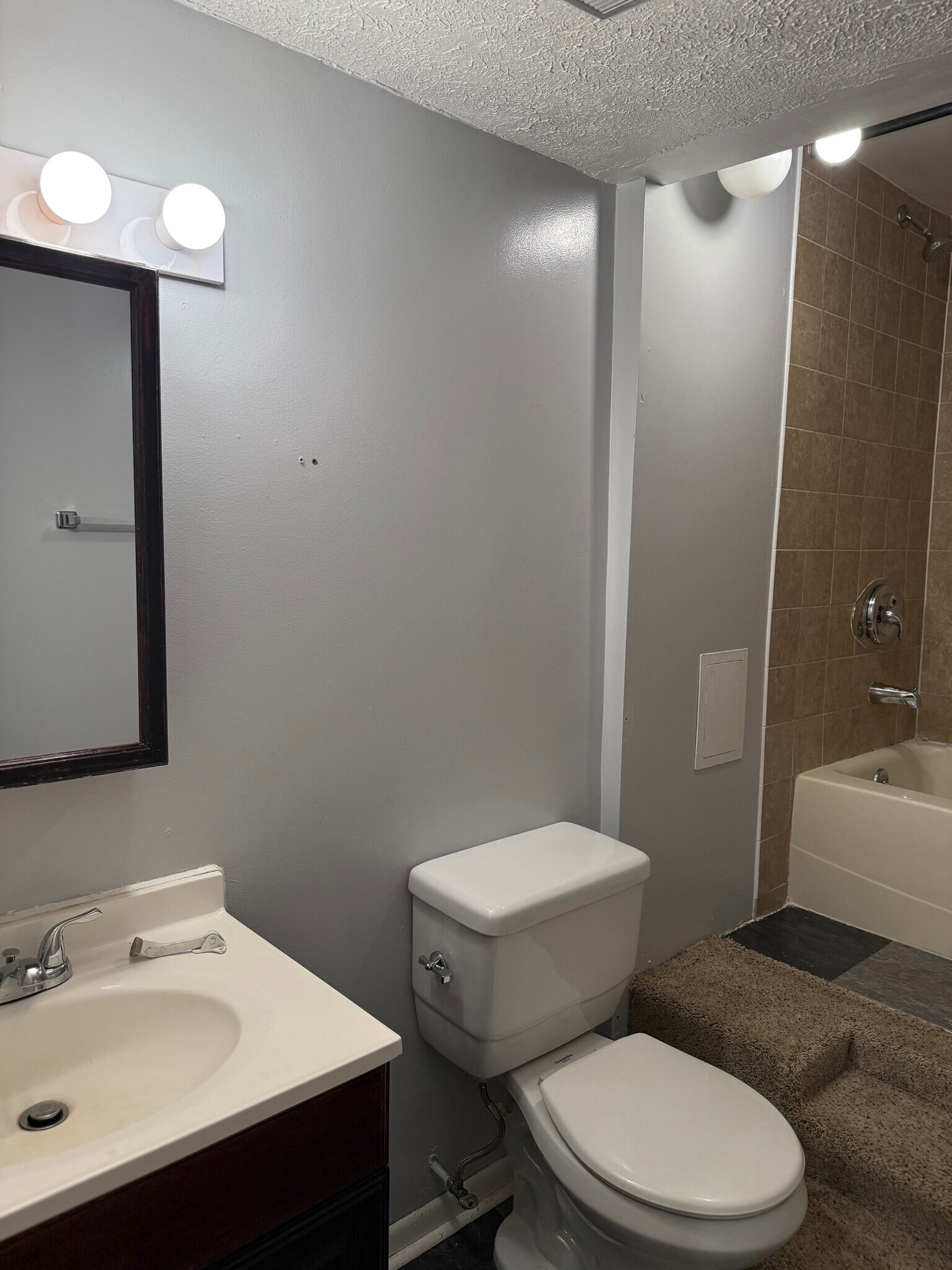 Building Photo - 7028 Palamar Turn