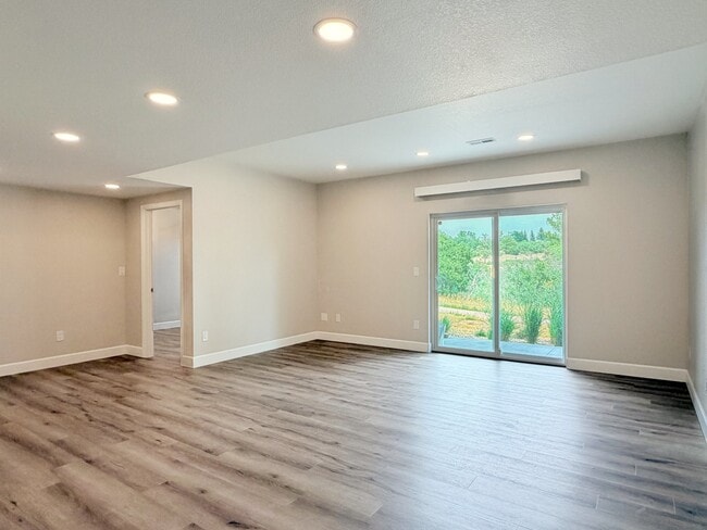 Building Photo - 5355 Canyon View Dr