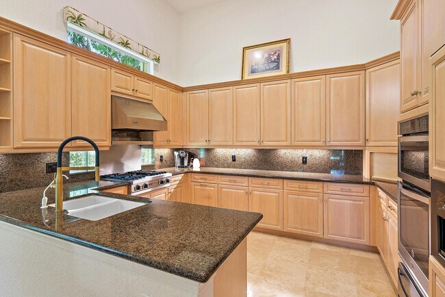 Building Photo - 7713 Sandhill Ct