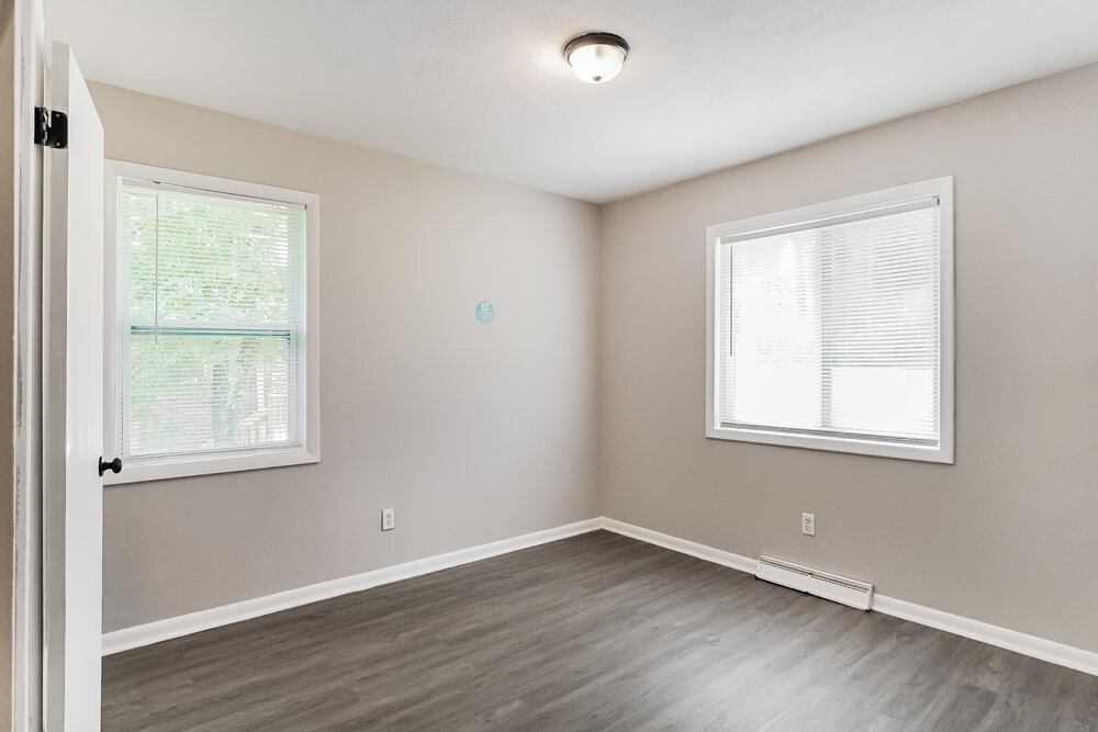 Building Photo - 748 Barclay Ln
