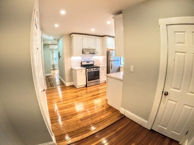 Building Photo - 3957 Washington St