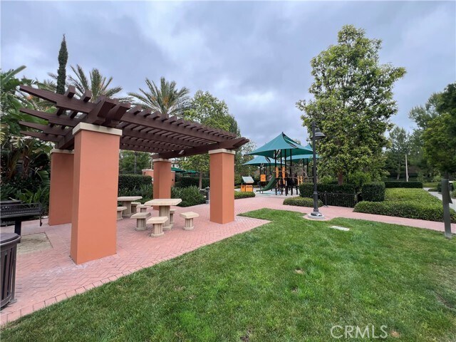 Building Photo - 222 Borrego