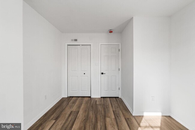 Building Photo - 3058 Tilton St