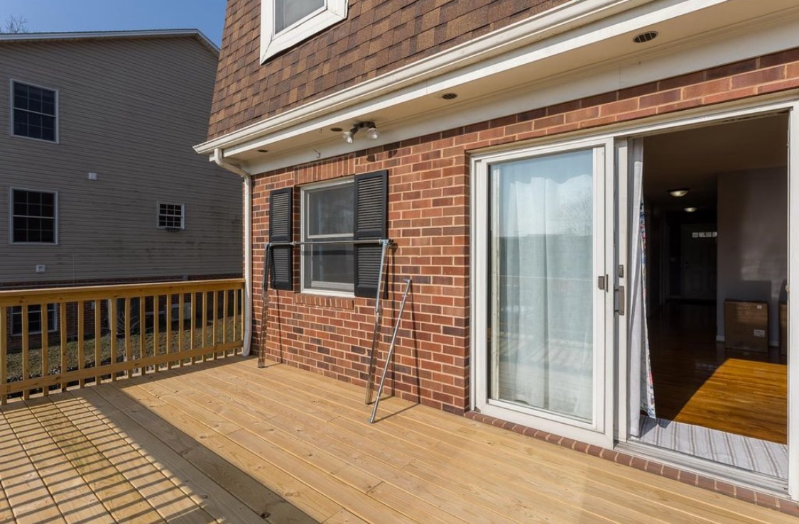Building Photo - 302 S Dogwood Dr