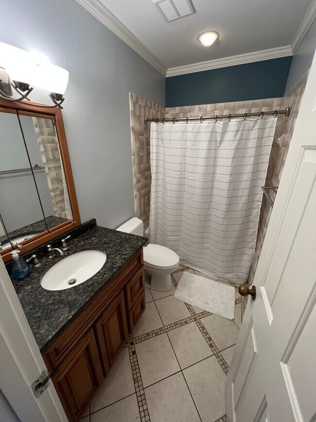 Building Photo - 1810 Cherokee Bluff Dr