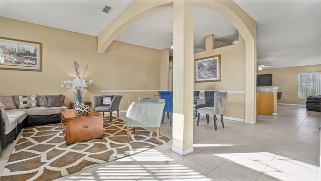 Building Photo - 820 Westbrook Terrace