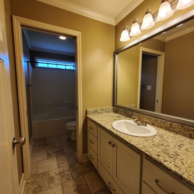 Building Photo - 518 Barnside Ln