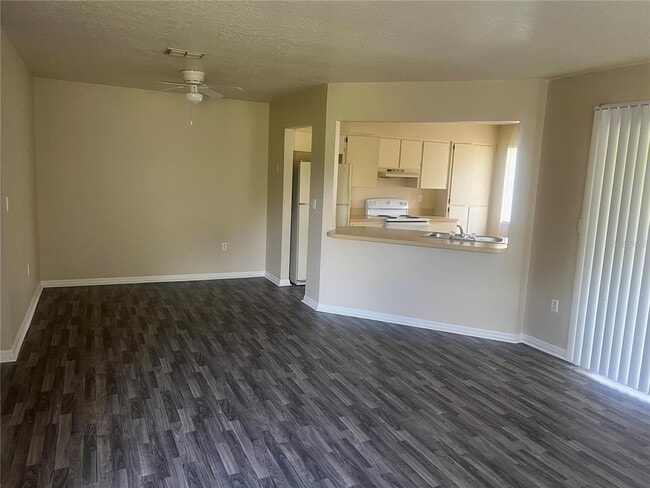 Building Photo - 7266 Pond Cir